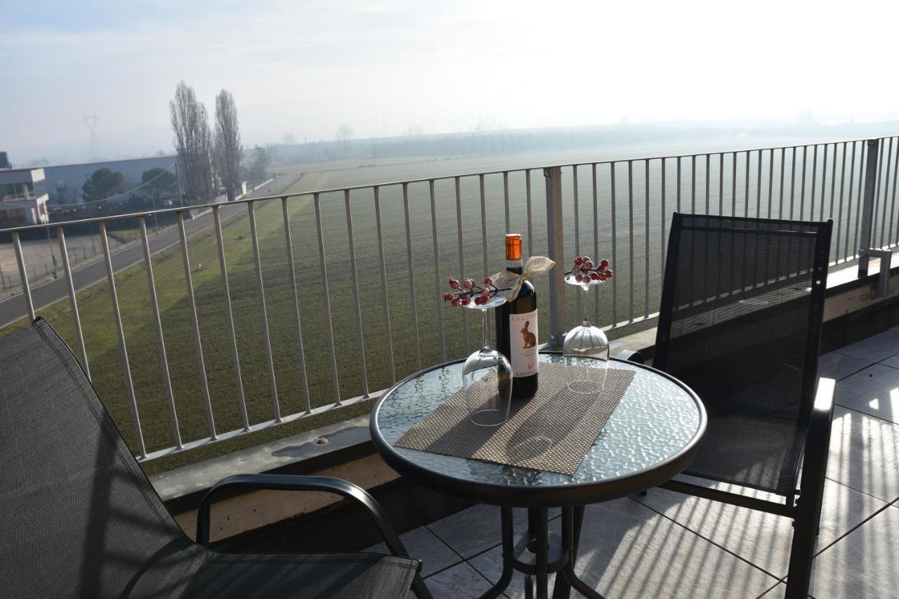 Appartement Collina Di Cloe à Guarene Extérieur photo